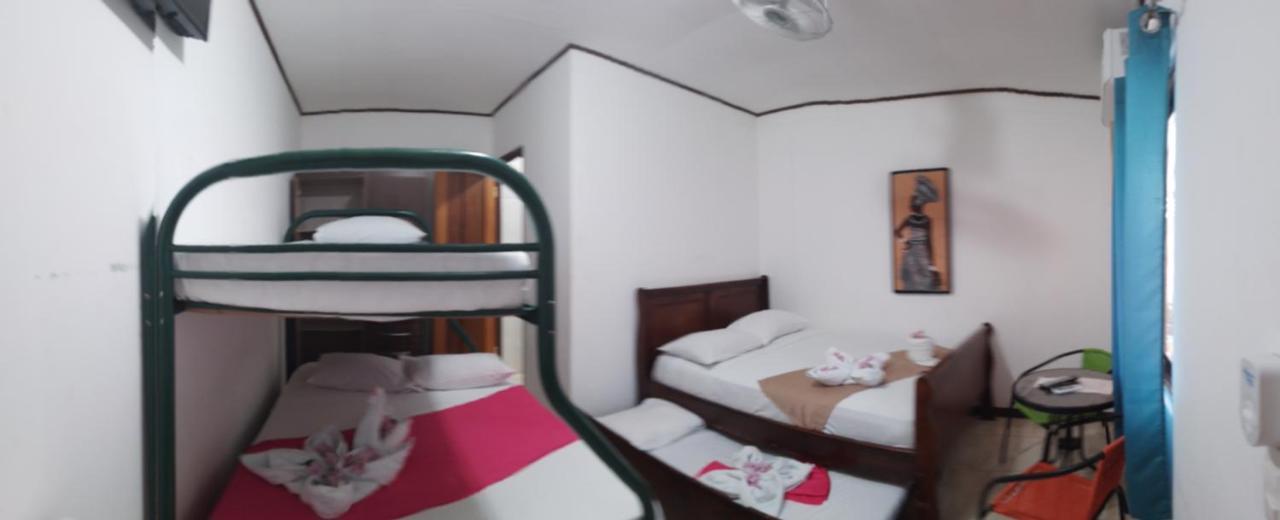 Cabinas Smith Cahuita Εξωτερικό φωτογραφία