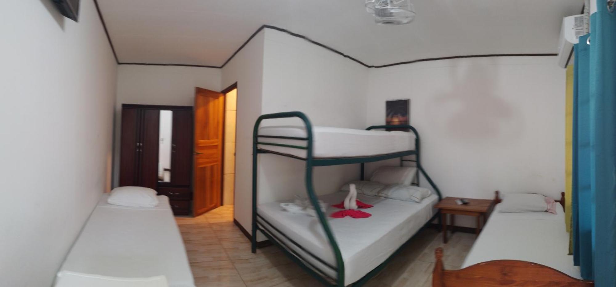 Cabinas Smith Cahuita Εξωτερικό φωτογραφία