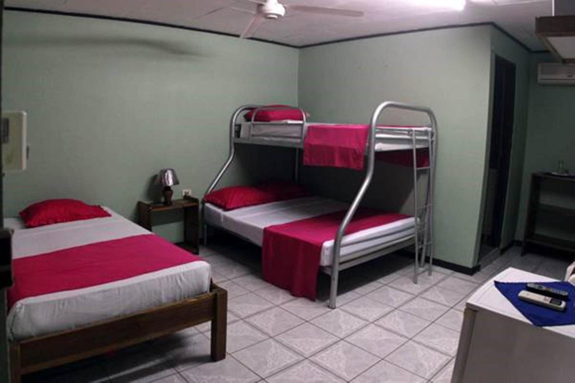 Cabinas Smith Cahuita Δωμάτιο φωτογραφία